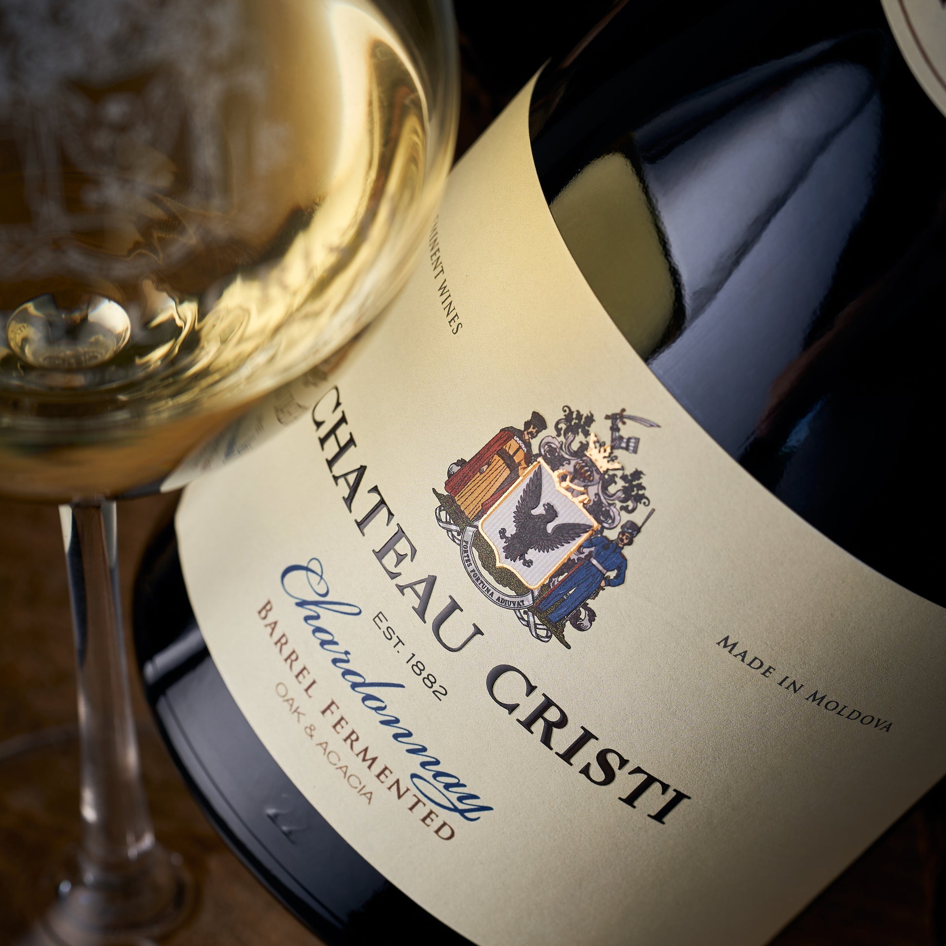 Chateau Cristi Chardonnay barrel fermented vin alb premium Moldova degustare pahar