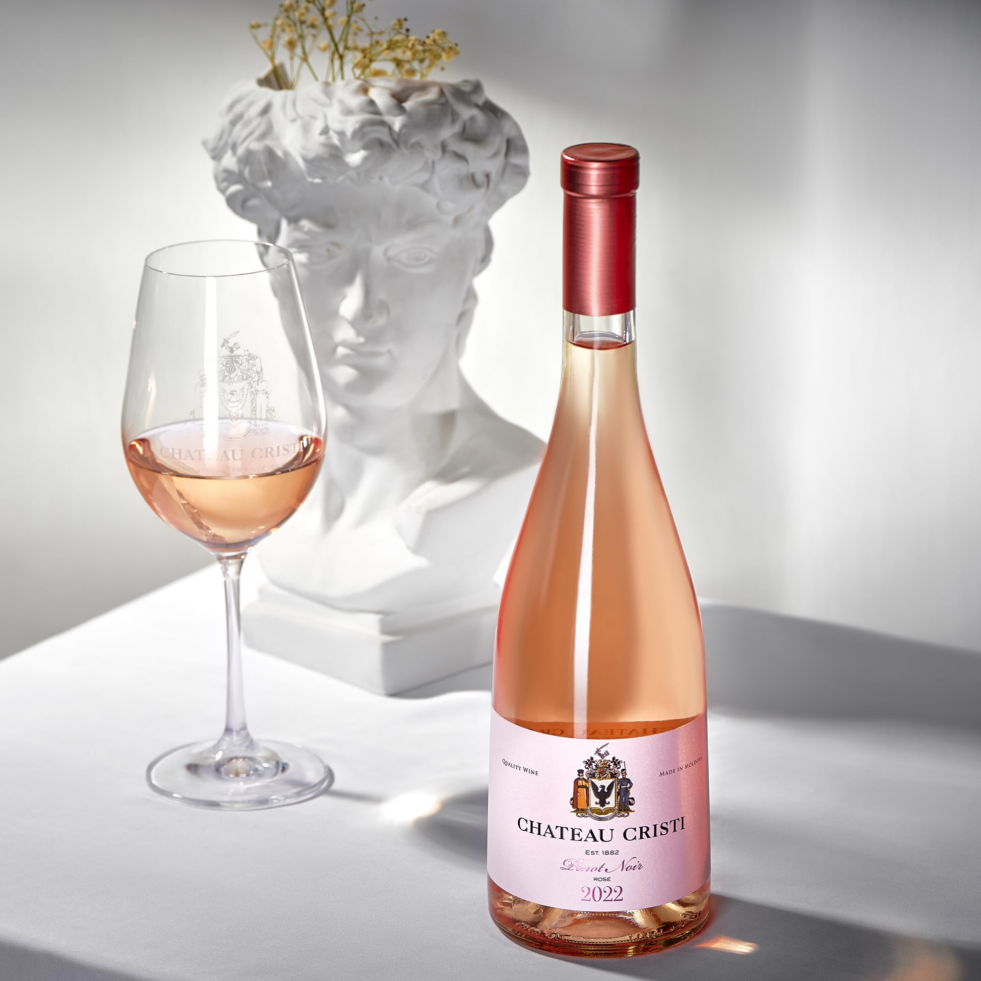 Chateau Cristi Pinot Noir Rose vin rose elegant, arome de capsuni si flori delicate