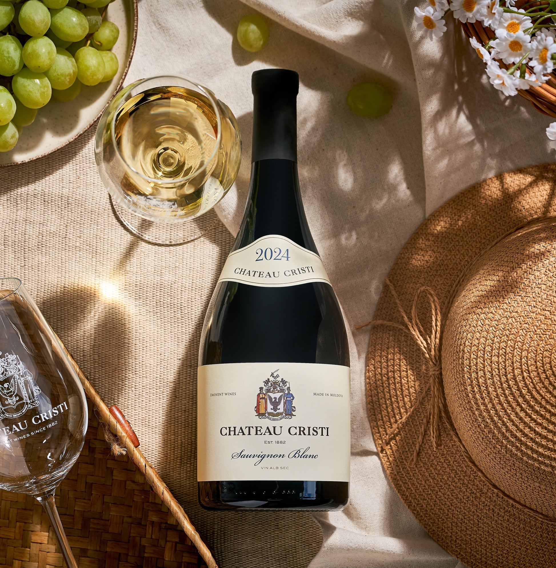 Chateau Cristi Sauvignon Blanc vin alb proaspat, servire la 8-10 grade, stil vibrant si mineral