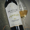 Video cu sticla Bravoure Chateau Cristi Sauvignon Blanc Pinot Grigio 2022 si pahar de vin alb